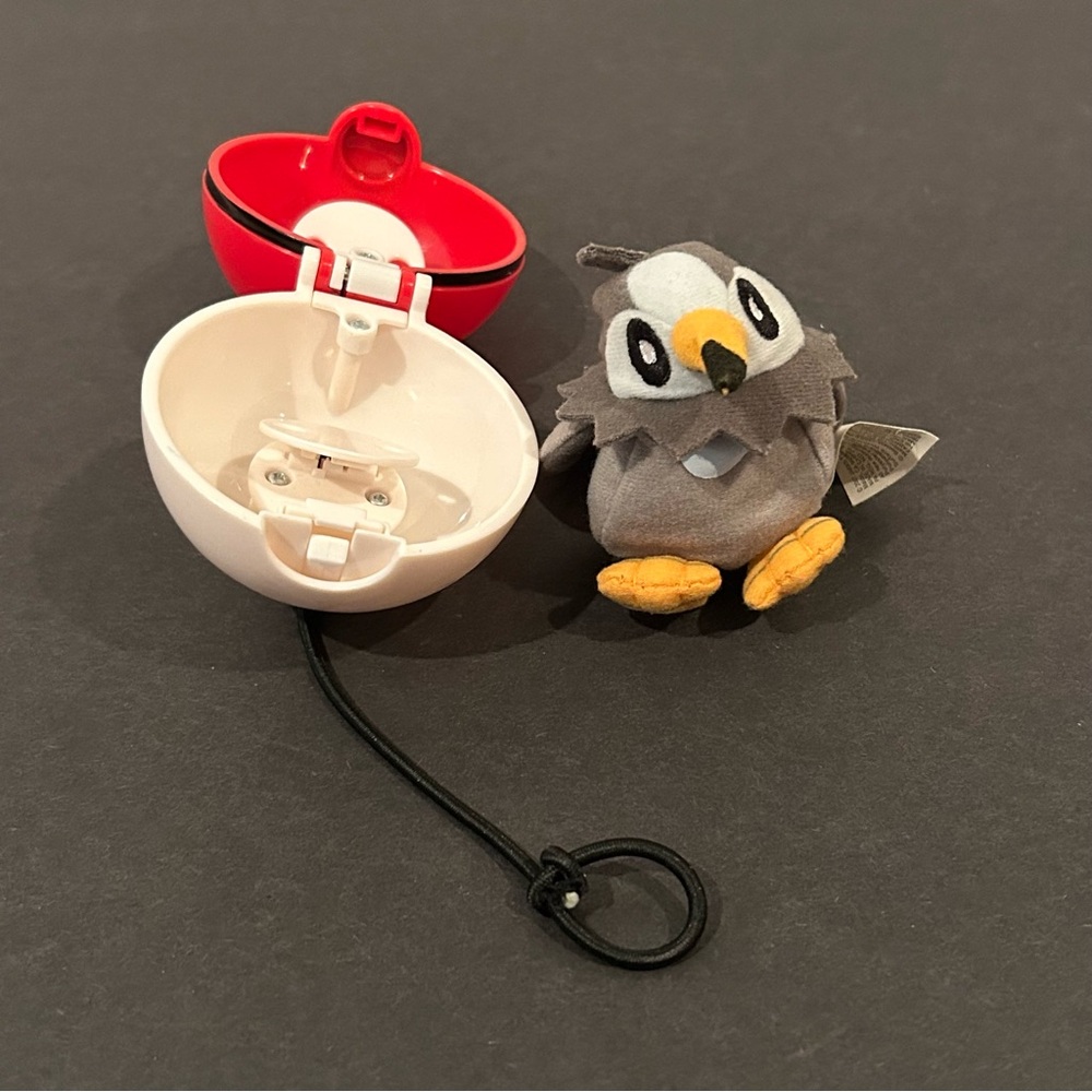 Pokémon Jakks Pacific Pokeball Throw Toy Starly